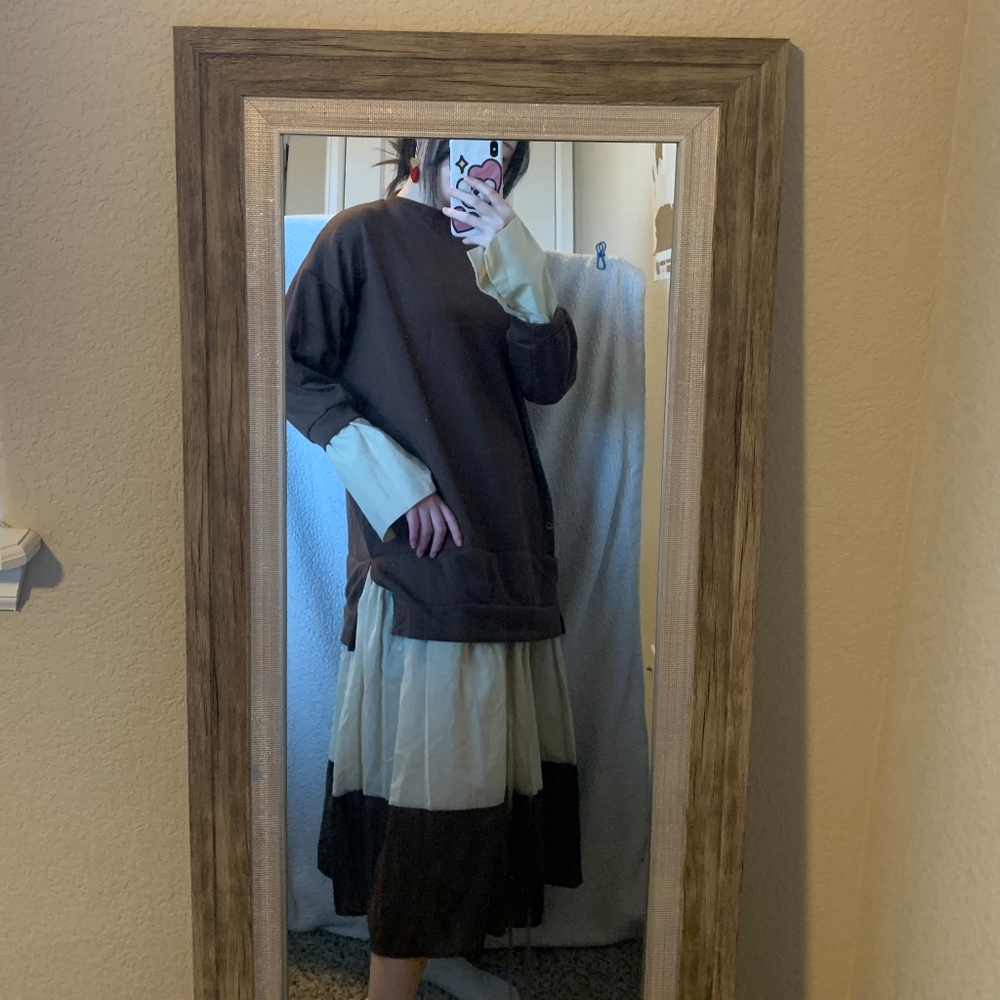 Clothes - Picture 2 of 3